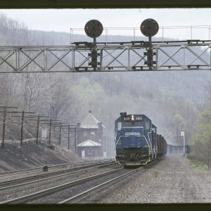 Conrail 6661 at MG Tower, Altoona PA on 5/6/89