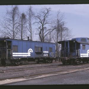 Conrail 24521 on 10/87