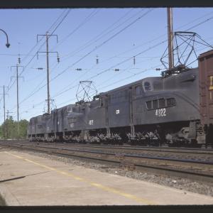 Conrail 4822 in Monmouth Junction NJ on 5/15/77