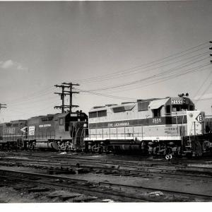 Photograph of GP35 2555, GP40 3199 and GP9 300 at Sayre PA. 4/16/76