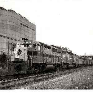 Photograph of GP35 2578, SD40 6290 and a number of F Units on OM8 at The University of Akron, Akron OH. 7/23/77