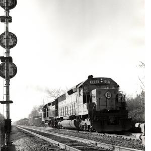 Photograph of SD45-2 3667 eastbound out of Reading with train HB-8. 10/22/76