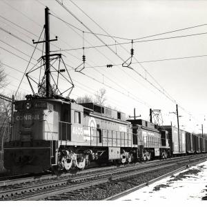 Photograph of E33 4605 and E33 4607 at Perryville MD. 2/6/77