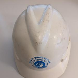 Quality begins with me hard hat