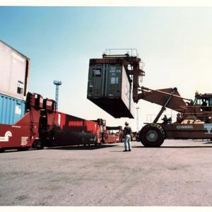 Conrail container crane/forklift