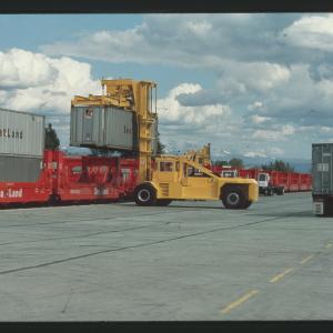 Sealand container unloading