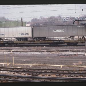 Trailvan CRZ 235416 and SOUZ 650087 on KTTX 913256 in Harrisburg, PA