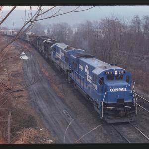 U33B 2933 Eastbound in Enola, PA