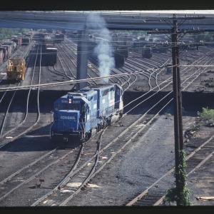 GP38-2 8089 and SDP45 in Enola, PA