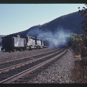NE6 Caboose 23877, SD40-2 6470, and SD45 6095 in Duncannon, PA