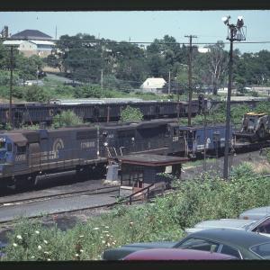 SD38 6958 and GP30 2207 in Rutherford, PA
