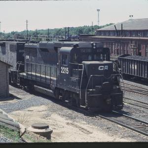 GP30 2215 and GP38-2 8015 in Rutherford, PA