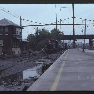 GP35 2277 and NIMX GG1 4859 at Lancaster, PA