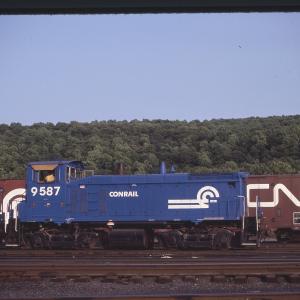 Photo of EMD SW1500 9587 in Allentown PA
