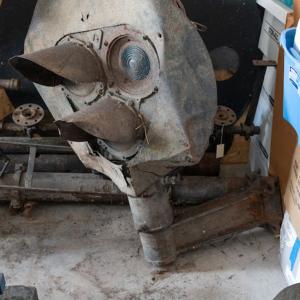 General Railway Signal Co. (GRS) Type G, 3-light signal, with round background and support bracket, ex-NYC