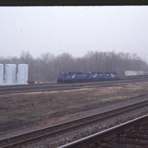 Photo of Conrail GP40-2s on a TV Train in Marysville PA