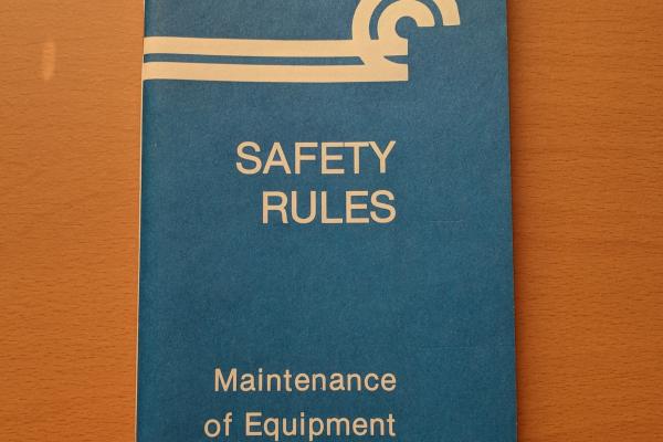 S7-D R5 3-82 Safety Rules Maintenance of Equipment Employees Effective June 1, 1981