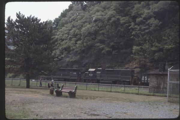 Conrail 8087 at Horseshoe Curve, Altoona PA in 8/83