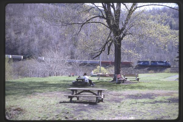 Conrail 6739 at Horseshoe Curve, Altoona PA on 5/4/89