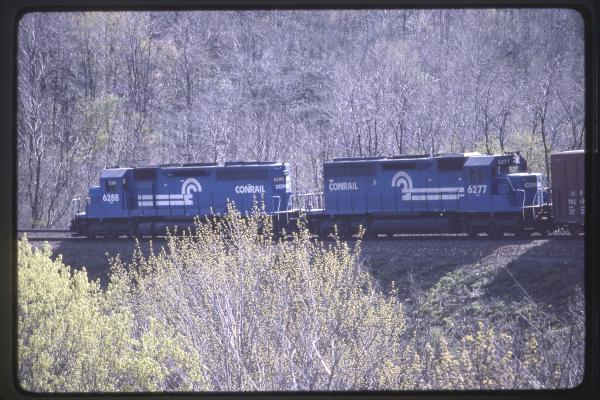 Conrail 6277 at Horseshoe Curve, Altoona PA on 5/4/89