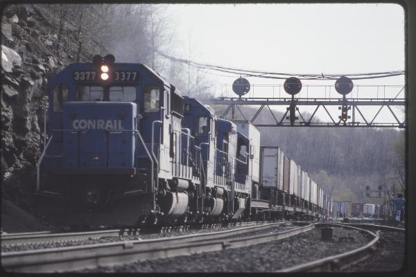 Conrail 3377 in Altoona PA on 5/4/89