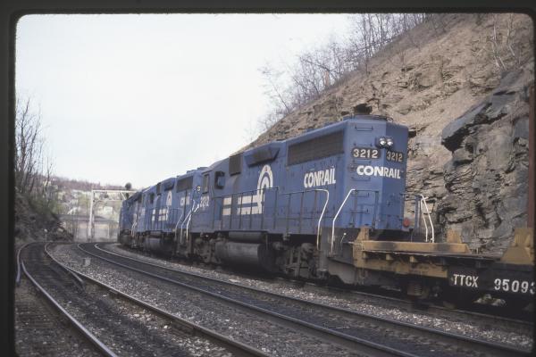 Conrail 3212 in Altoona PA on 5/4/89