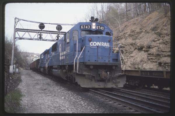 Conrail 6743 in Altoona PA on 5/4/89