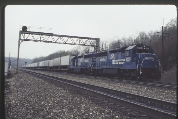 Conrail 6655 in Tunnelhill PA on 5/5/89