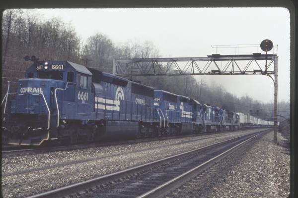 Conrail 6661 in Tunnelhill PA on 5/5/89