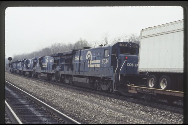 Conrail 5034 in Tunnelhill PA on 5/5/89
