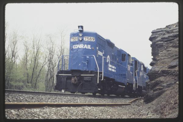 Conrail 7589 in Altoona PA on 5/5/89