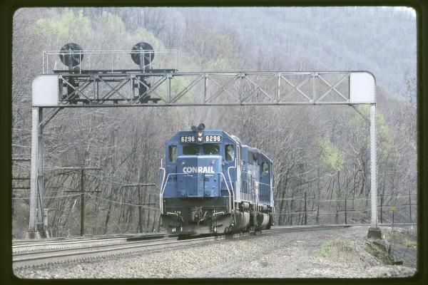 Conrail 6296 at MG Tower, Altoona PA on 5/6/89