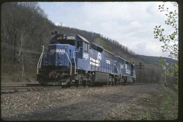 Conrail 6655 at MG Tower, Altoona PA on 5/6/89