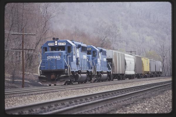 Conrail 3374 at MG Tower, Altoona PA on 5/6/89