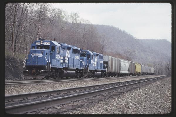 Conrail 3374 at MG Tower, Altoona PA on 5/6/89