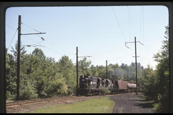 Conrail 7637 in Monmouth Junction NJ on 8/2/76