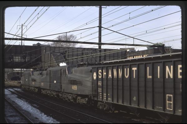 Conrail 4859 in Trenton NJ on 2/9/77