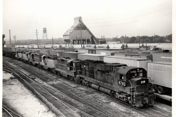 Photograph of C636 6783 and leased BAR units at Collinwood Yard. 8/28/76