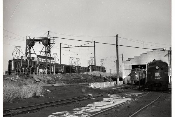 Photograph of E7 4224, E8 4324, GG1 4881, GG1 4882 and GG1 4878 at South Amboy NJ. 12/5/76.