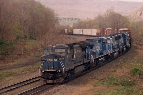 Photograph of C40-8W 6098 at Enola in 1989