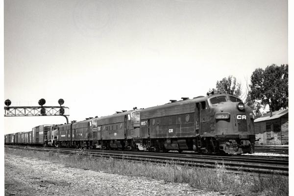 Photograph of F7 1850, F7 1786 and two more Fs eastbound at Alliance OH. 7/22/77