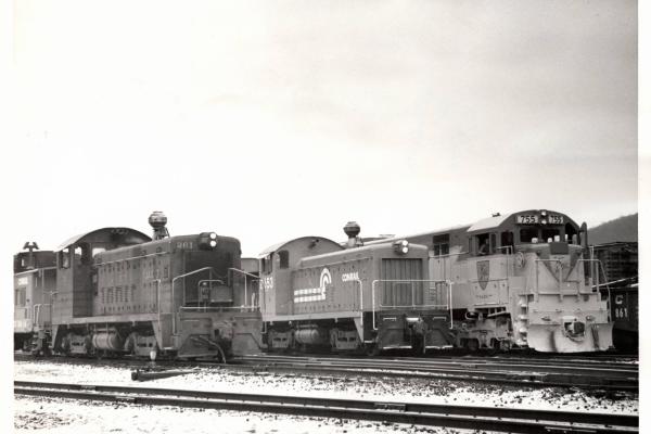 Photograph of SW8 261, SW8 8253 and D&H U33C 755 at Allentown Yard. 12/4/76