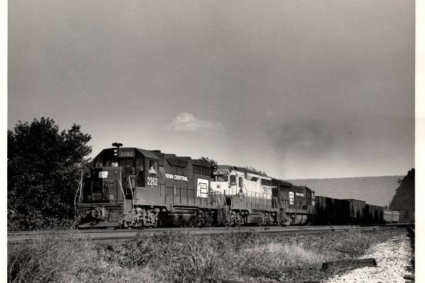 Photograph of GP35 2262, GP30 3607 and U33B 2904 at Duncannon PA. 6/21/76
