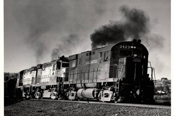 Photograph of C424 2423, C424 5209 and C424 5205 at Dunacannon PA. 5/76