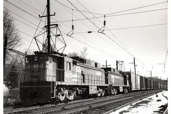 Photograph of E33 4605 and E33 4607 at Perryville MD. 2/6/77