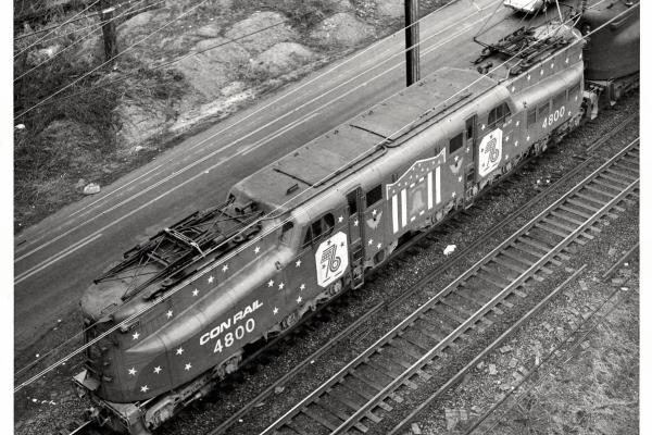 Photograph of GG1 4800 in Bicentennial Paint. 2/17/77