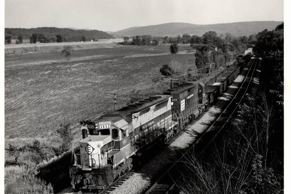 Photograph of SDP45 3652 and SD40 6259 eastbound at Chemung NY. 7/3/76