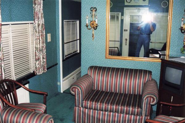 Conrail Senior Vice President's Business Car 1 - Observation Lounge