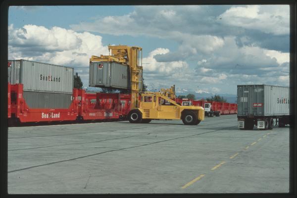 Sealand container unloading