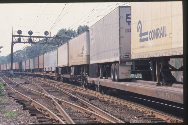 Conrail piggyback TOFC train